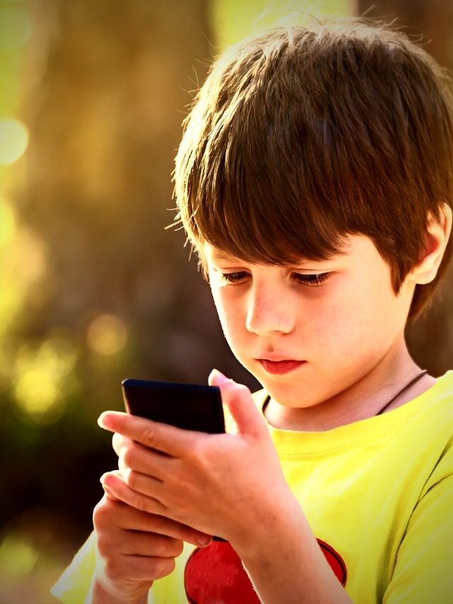 Do You Know the Side Effects of Child Phone Addiction
